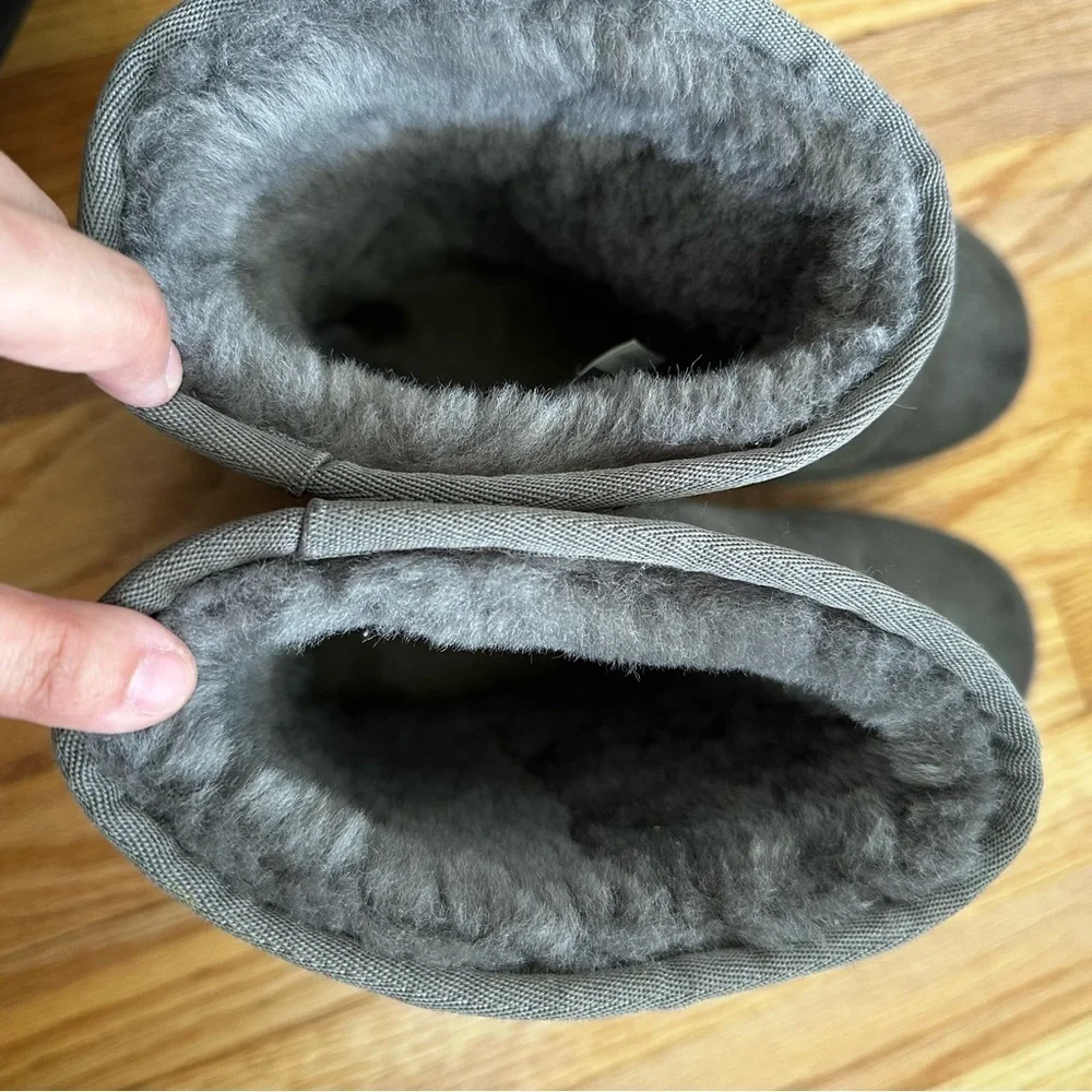 UGG Classic Short Grey Sheepskin Boots Size 9